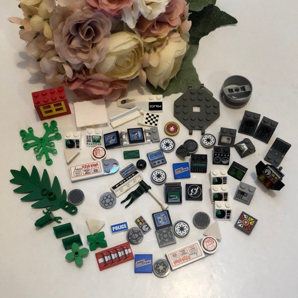 LEGO ACCESSORIES LEGO COMPUTER LEGO PARTS Star Wars LEGO City Sets